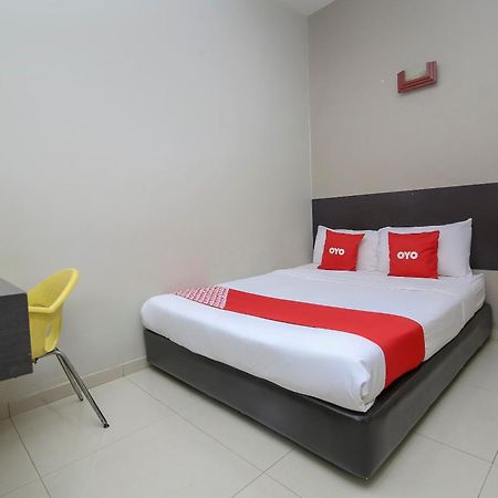 Nice Stay Three Six Five Services Кучинг Екстериор снимка