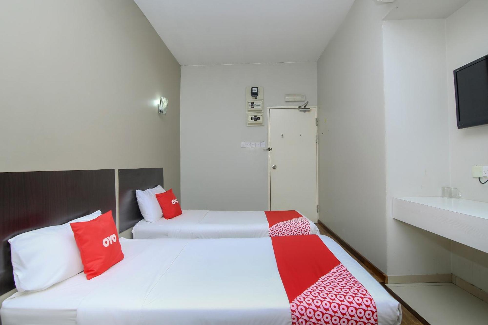 Nice Stay Three Six Five Services Кучинг Екстериор снимка