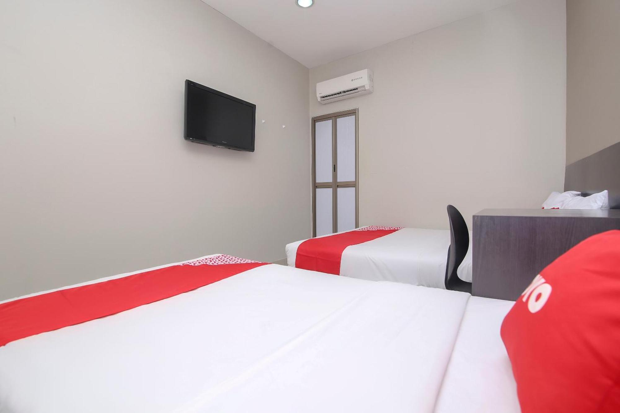 Nice Stay Three Six Five Services Кучинг Екстериор снимка