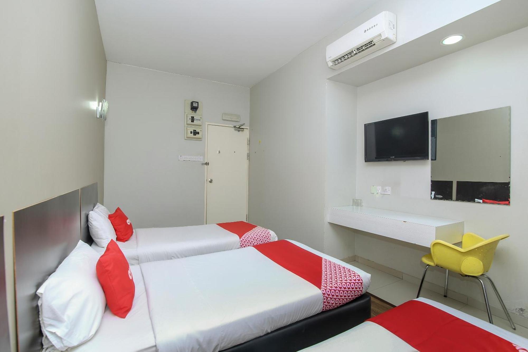 Nice Stay Three Six Five Services Кучинг Екстериор снимка