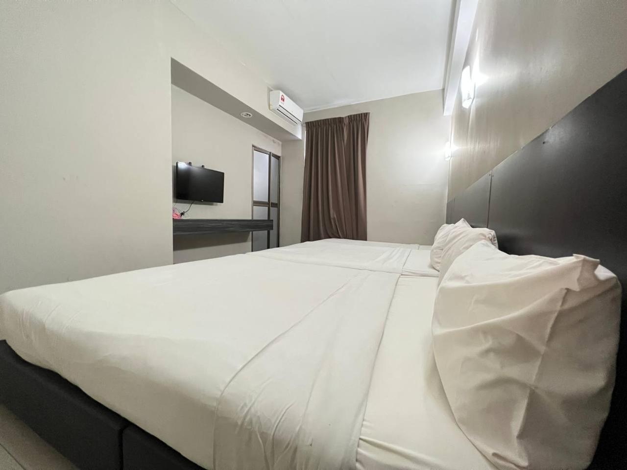 Nice Stay Three Six Five Services Кучинг Екстериор снимка