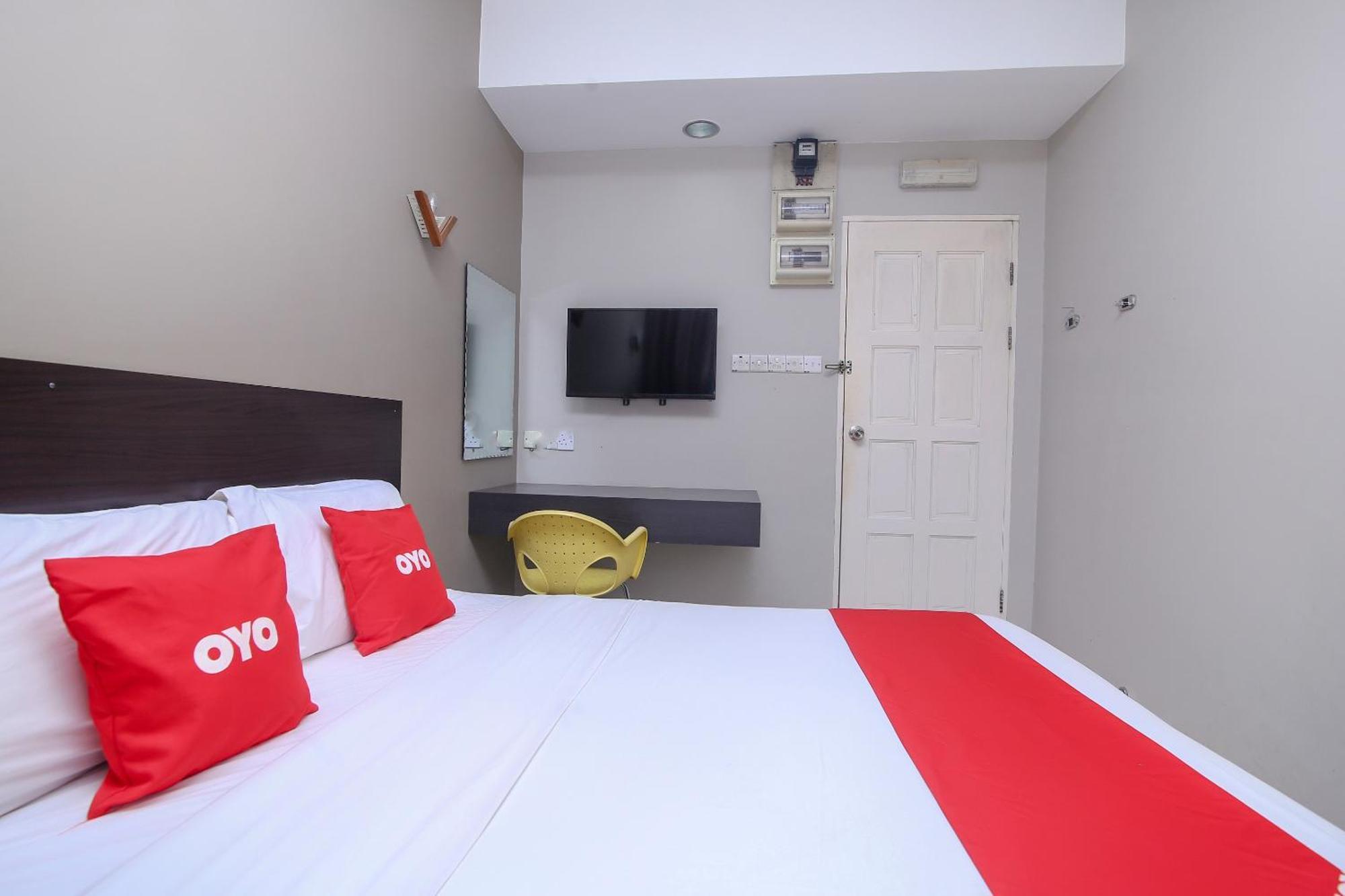 Nice Stay Three Six Five Services Кучинг Екстериор снимка