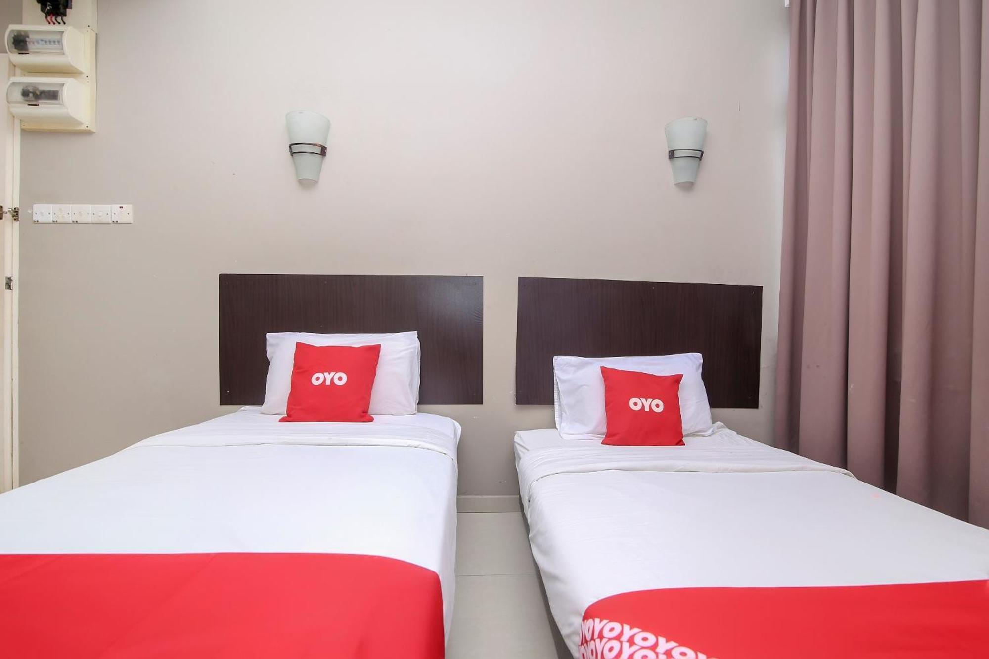 Nice Stay Three Six Five Services Кучинг Екстериор снимка