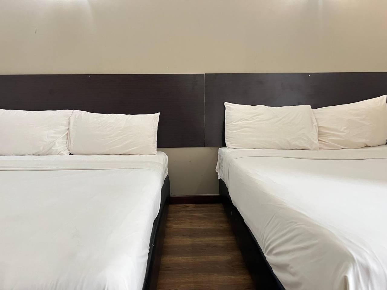 Nice Stay Three Six Five Services Кучинг Екстериор снимка