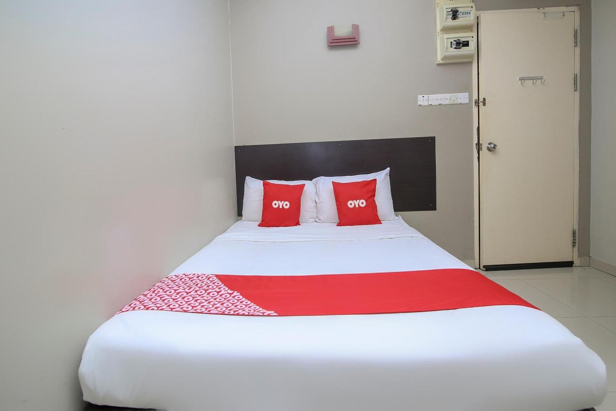 Nice Stay Three Six Five Services Кучинг Екстериор снимка