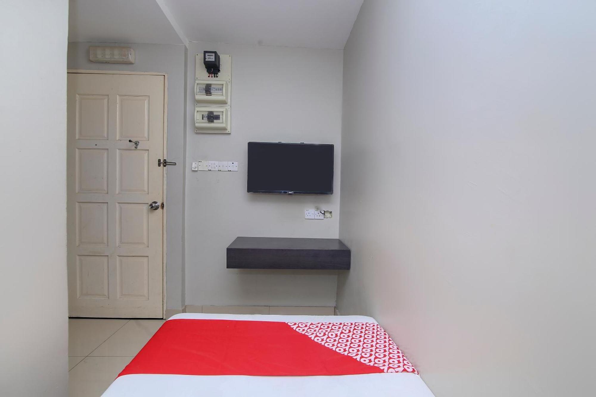 Nice Stay Three Six Five Services Кучинг Екстериор снимка
