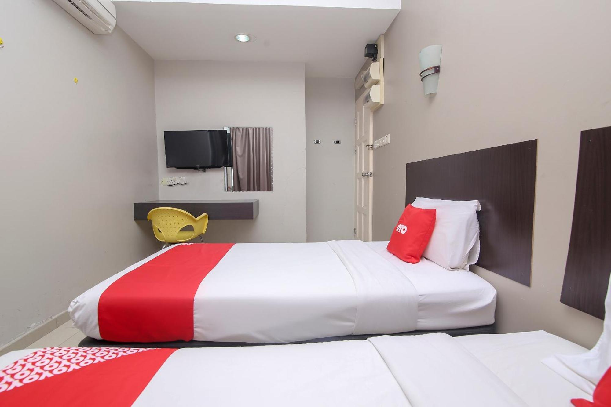 Nice Stay Three Six Five Services Кучинг Екстериор снимка