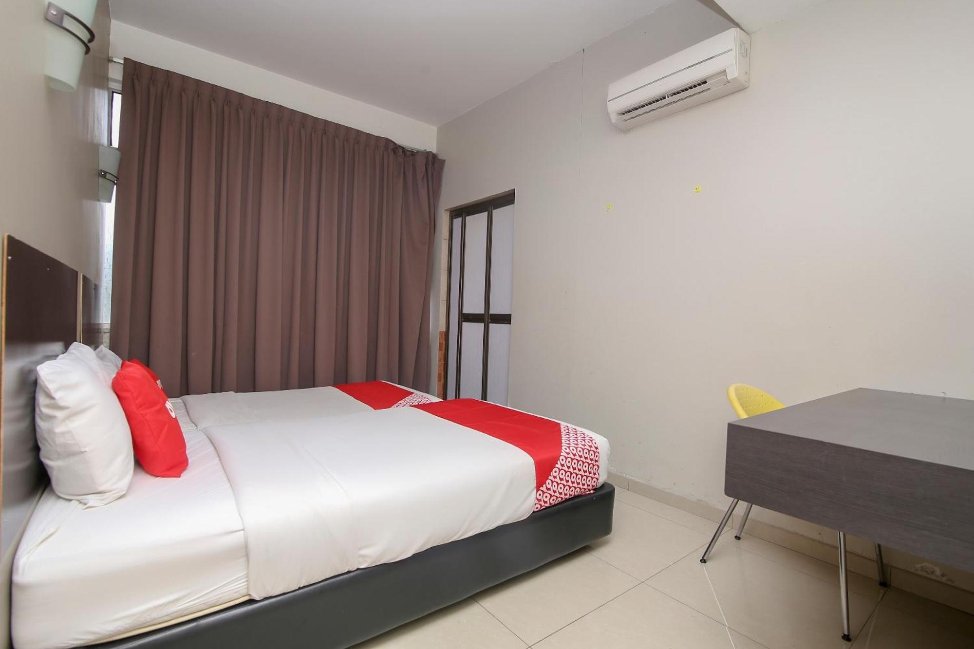 Nice Stay Three Six Five Services Кучинг Екстериор снимка