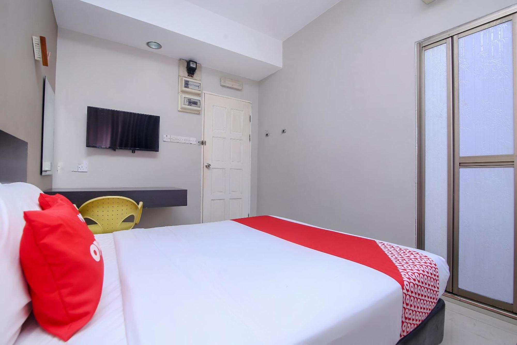 Nice Stay Three Six Five Services Кучинг Екстериор снимка