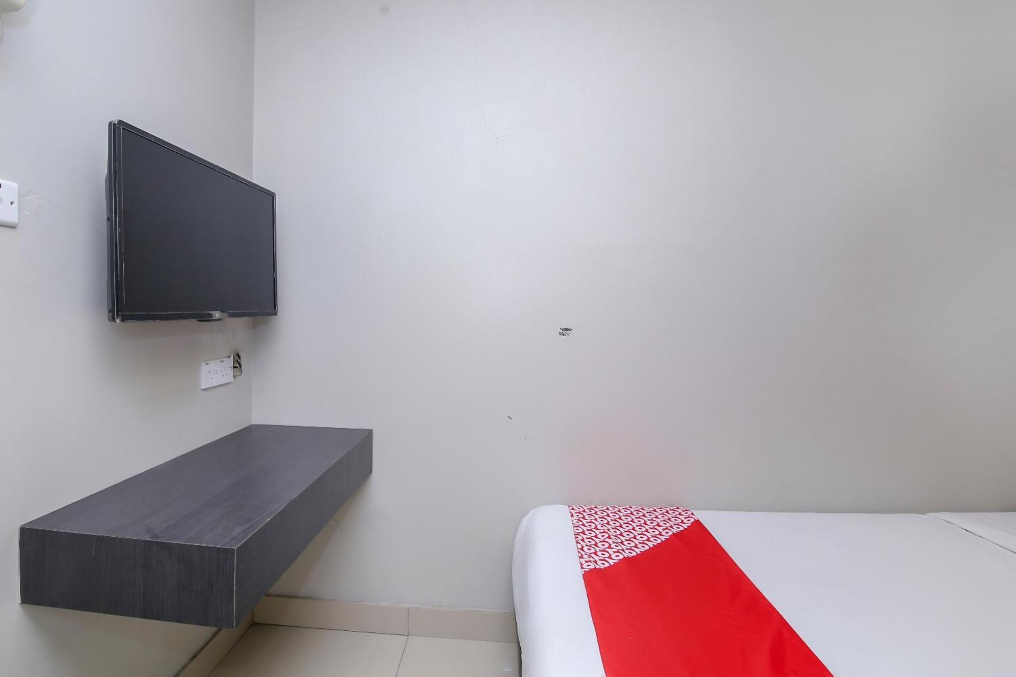 Nice Stay Three Six Five Services Кучинг Екстериор снимка