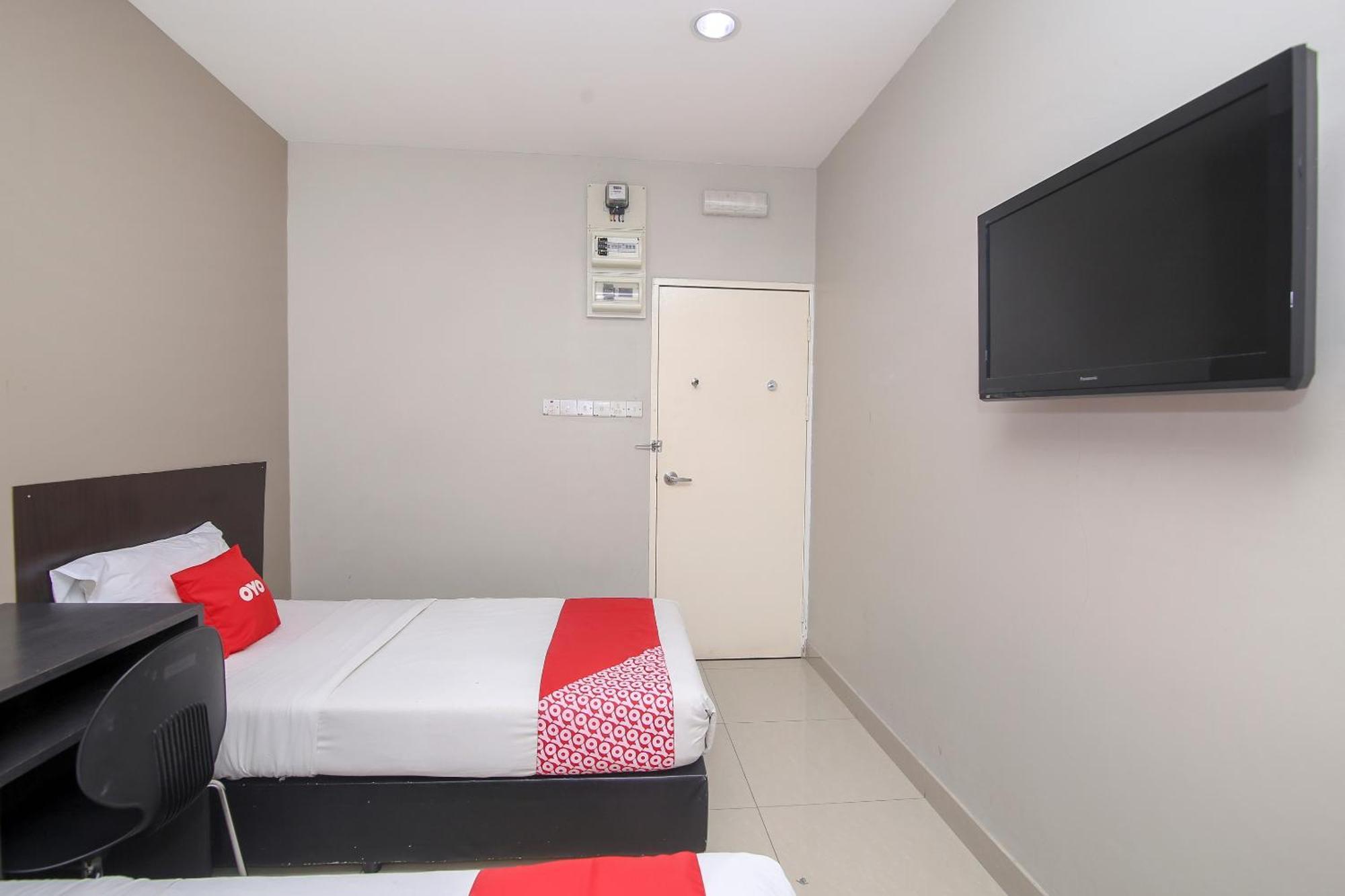 Nice Stay Three Six Five Services Кучинг Екстериор снимка
